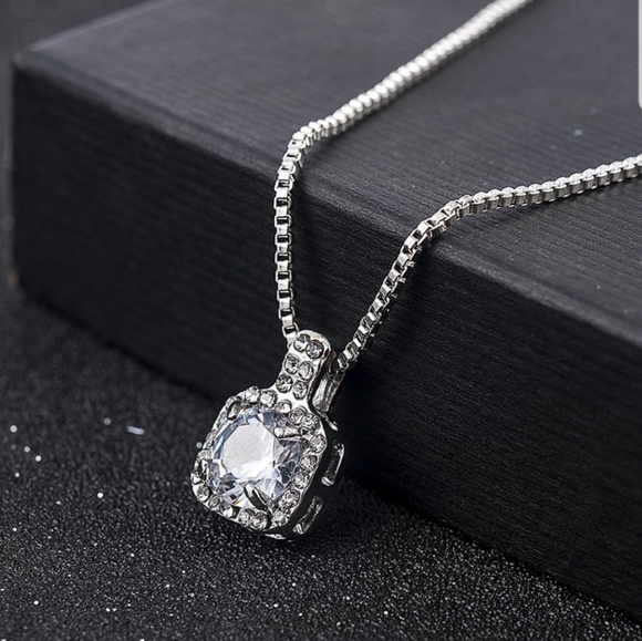 New square rhinestone Crystal zircon necklace!! - Picture 4 of 4
